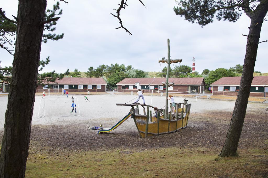 Sier Aan Zee Hostel Hollum  Exterior photo